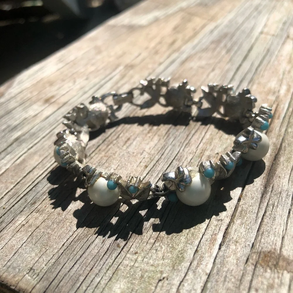 Vintage SARAH COV Pearl Leaf Turquoise Bracelet